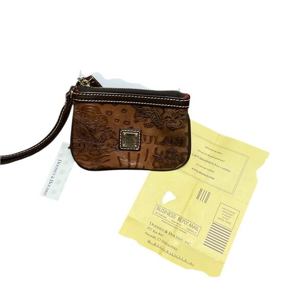Dooney & Bourke Embossed Disney Aulani Wristlet NEW - Picture 9 of 15